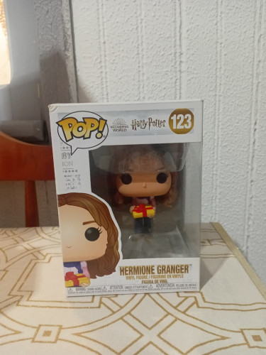 Funko Pop! Harry Potter Wizaring World Hermione Granger (natal Holiday) #123 - Harry Potter Wizarding World - #123