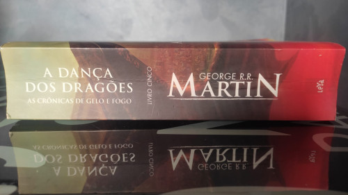 Livro As Crônicas De Gelo E Fogo Vol. 5 A Dança Dos Dragões - Game Of Thrones - #