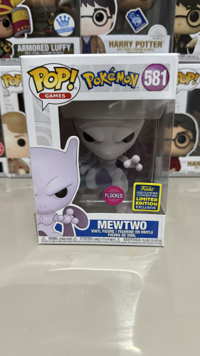 Mewtwo flocked Pokemon #581 - Produto Original