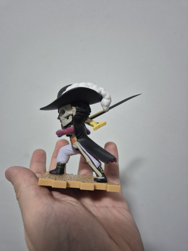 Action Figures Mighty Jaxx One Piece - Dracule Mihawk - Mighty Jaxx - #