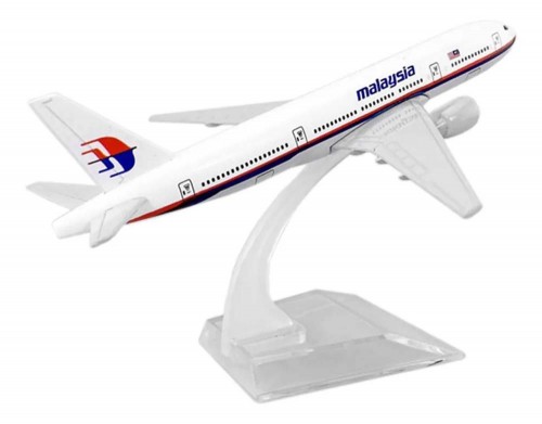 Action Figures Miniatura Aviao Boeing 777 Malaysia Airlines Aeronave Comercial Airplane - Geek - #