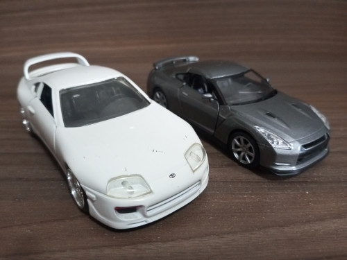 Miniatura de carro - Toyota supra e Nissan gtr-Velozes E Furiosos-