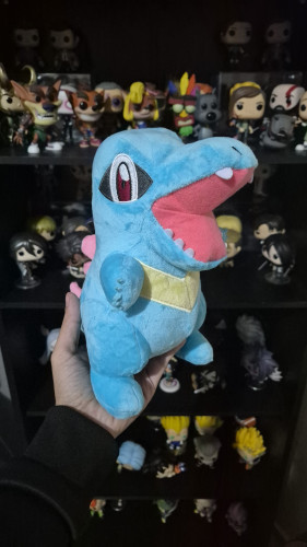 Pelúcia Totodille Média Pokemon # - Produto Original