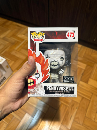 Funko Pop Pennywise (Black & White Fye) - IT Pennywise - #473