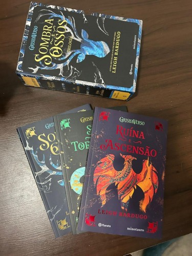 Trilogia Sombra e Ossos-Livros-2