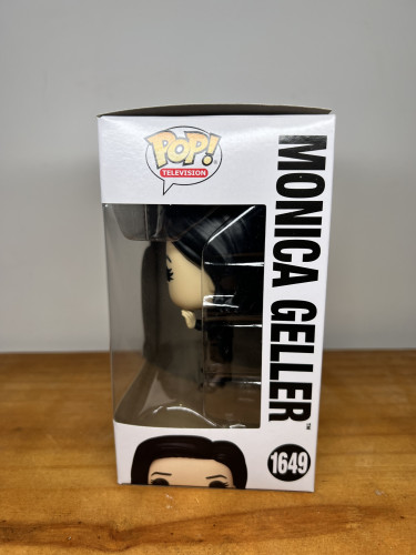 Pop! Funko Monica Geller com Mockolate - Friends - #1649