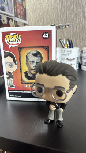 Pop! Funko Stephen King #43 | Icons - Filmes De Terror - #43