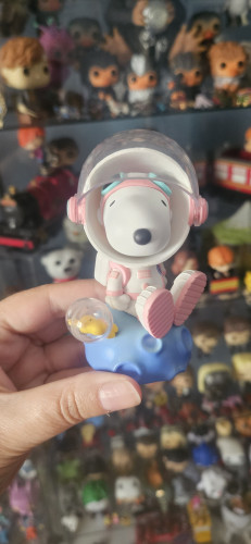 Pop Mart Snoopy possui o card colecionável-Snoopy Peanuts-1