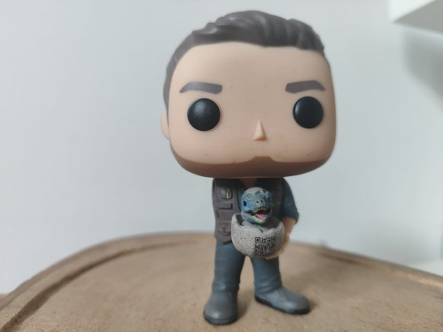 Owen With Baby Raptor - Loose (sem Caixa) E Sem Um Braço (a Blue Comeu!) Jurassic World #589 - Produto Original