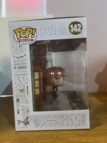Funko Pop Ron Weasley With Quality Quidditch Suplies #142 - Harry Potter - #142