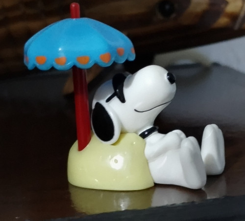 Snoopy coleção Peanuts On The Beach Kinder Ovo Snoopy # - Produto Original
