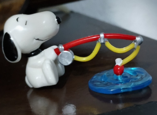 Snoopy coleção Peanuts On The Beach Kinder Ovo Snoopy # - Produto Original