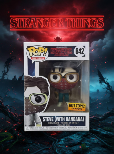 Funko Pop Steve (with Bandana) Hot Topic Stranger Things #642 - Produto Original