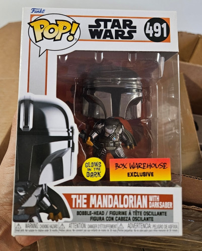 Funko Pop The Mandalorian with darksaber-The Mandalorian-491