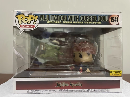 Funko Pop Yuji Itadori With Cursed Doll - Hot Topic Exclusivo - Jujutsu Kaisen - #1541 - FUNKO POP  #1541