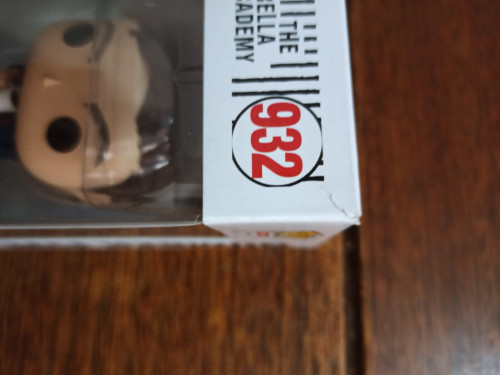 Caixa Danificada Olhe Fotos Funko Pop The Umbrella Academy Number Five 932 - The Umbrella Academy - #932